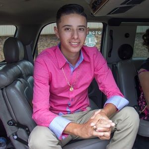 Meet your Posher, Alvaro